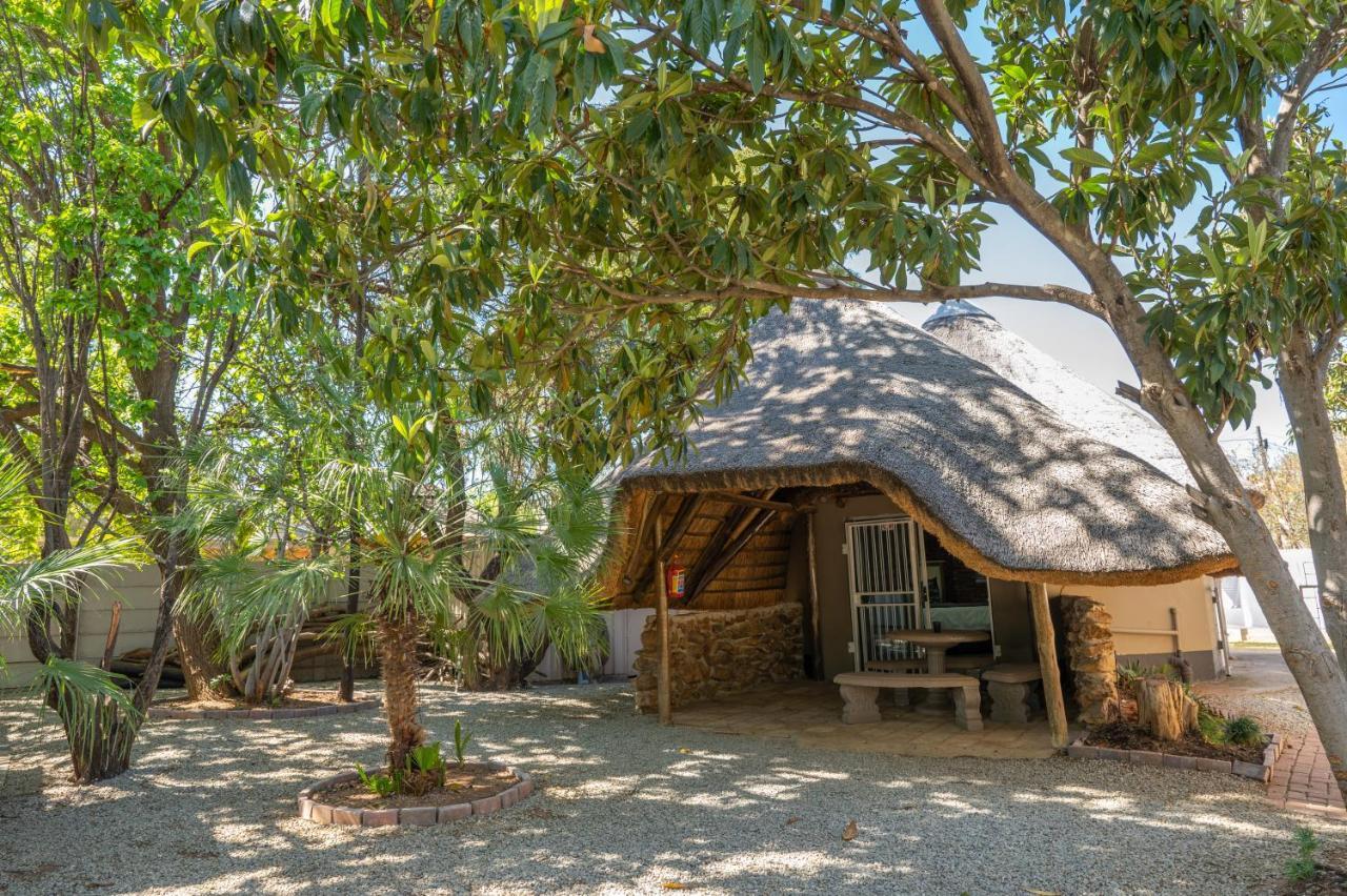 Cosy Cottages Guesthouse Potchefstroom Ngoại thất bức ảnh