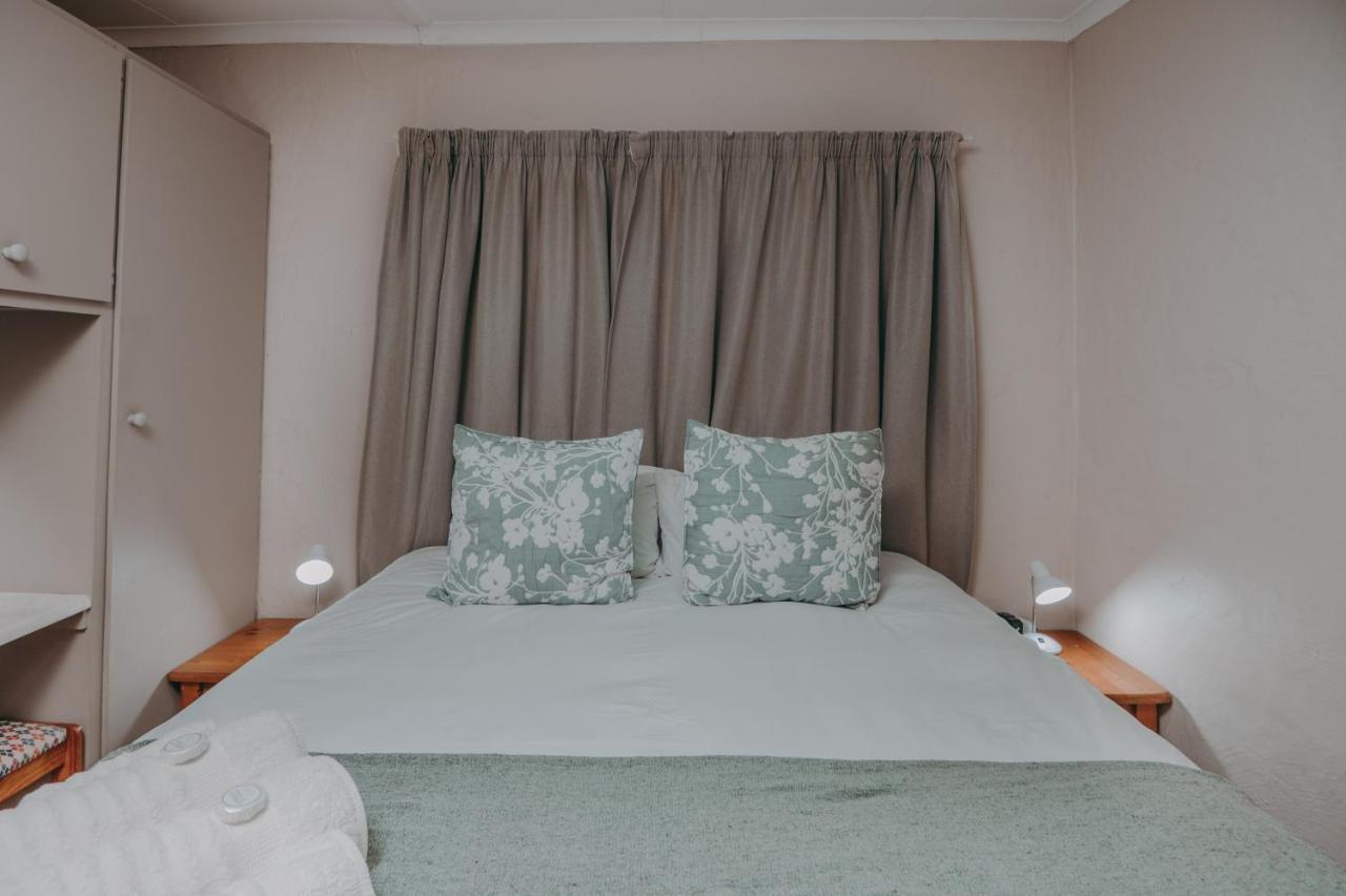 Cosy Cottages Guesthouse Potchefstroom Ngoại thất bức ảnh