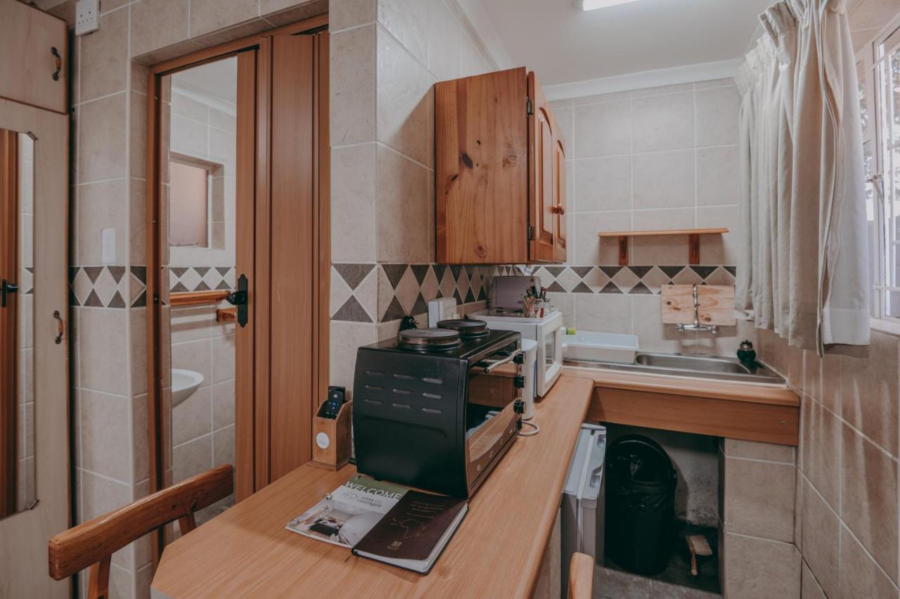 Cosy Cottages Guesthouse Potchefstroom Ngoại thất bức ảnh